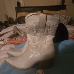 White and Cream cowboy boots